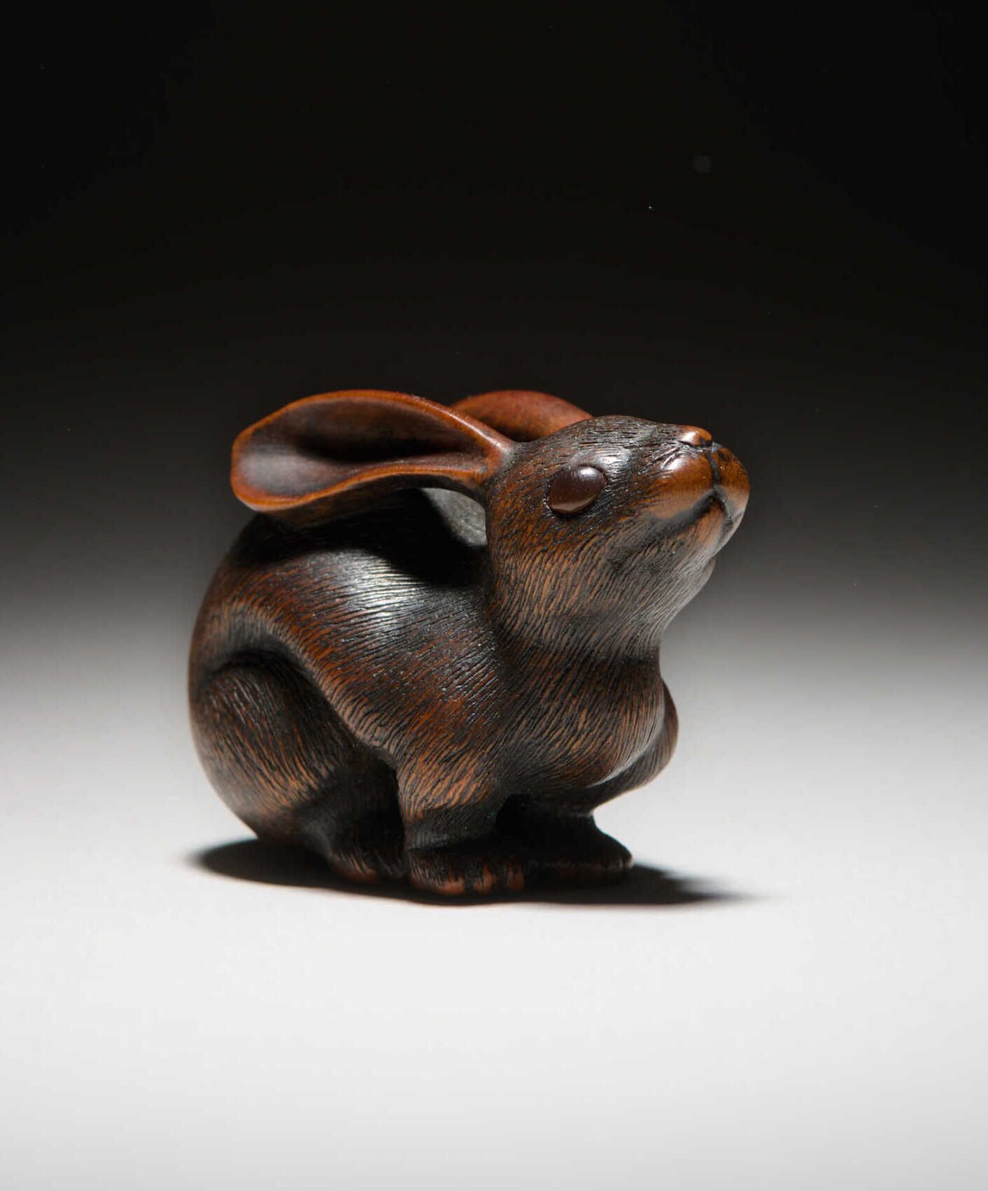 Mr5195 boxwood netsuke of a crouching hare by naito toyomasa